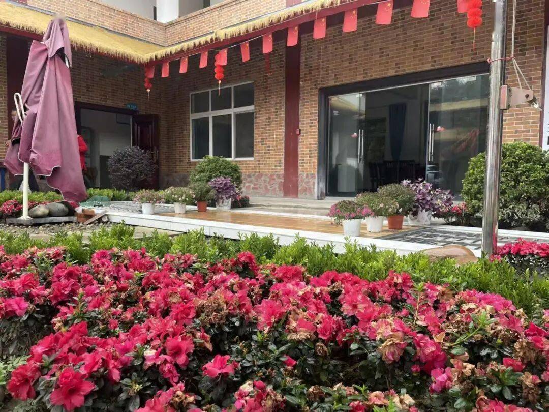 简阳乡村振兴“幸福味”电子pg一口农家菜品出